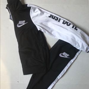 Nike Black and White Set